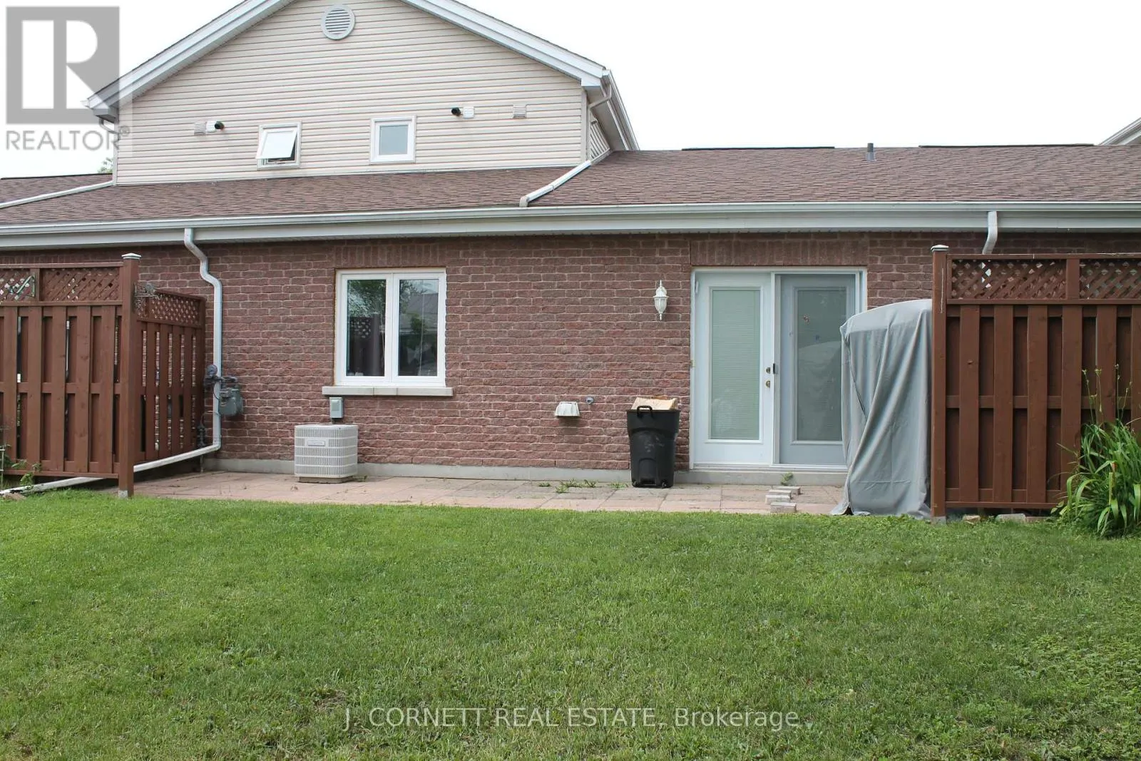4 - 3 MAPLE STREET N