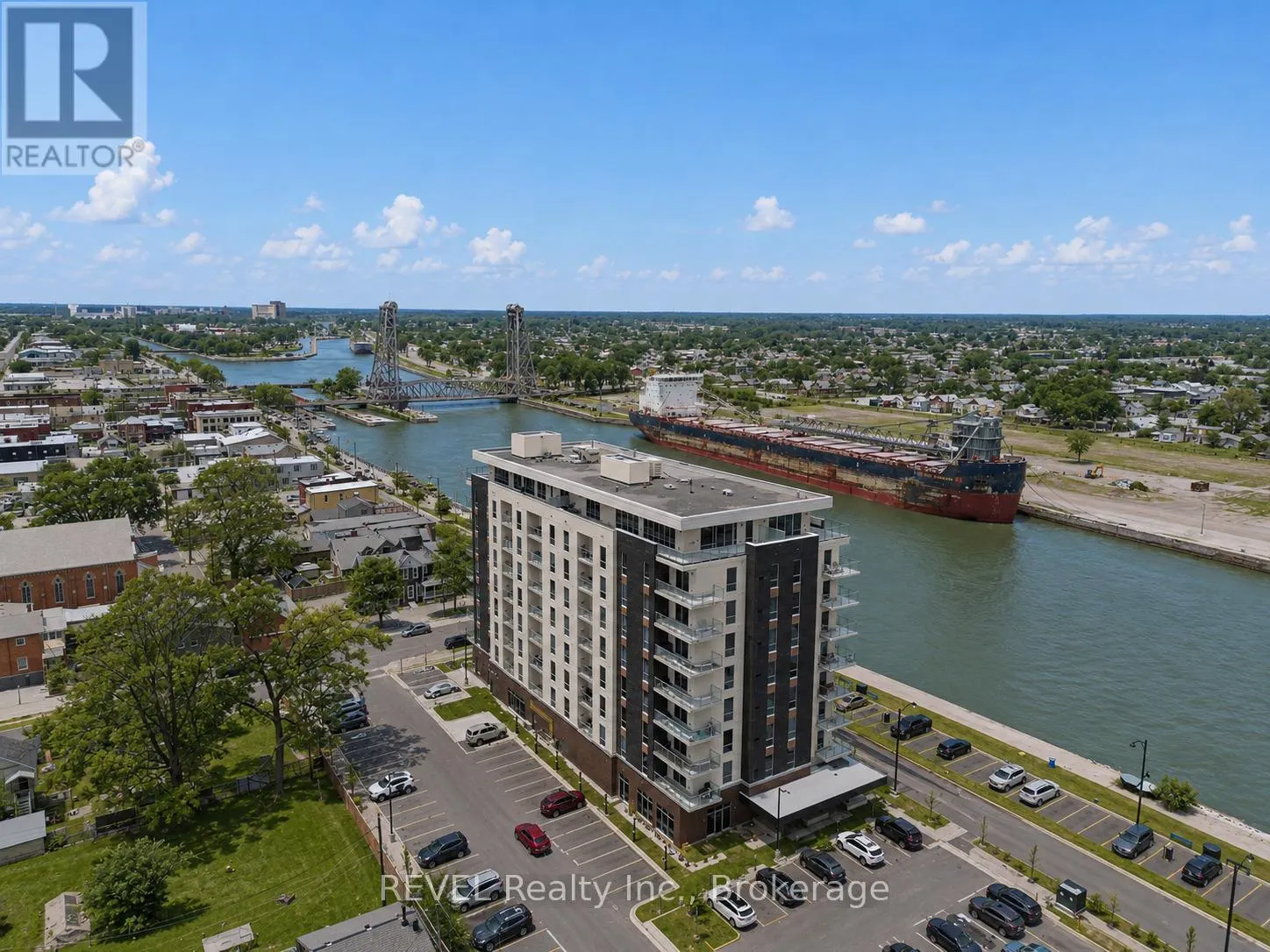 605 - 118 WEST STREET #605