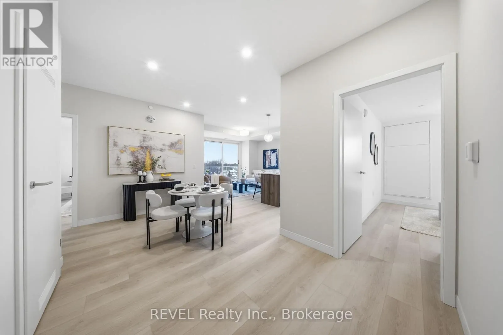 605 - 118 WEST STREET #605