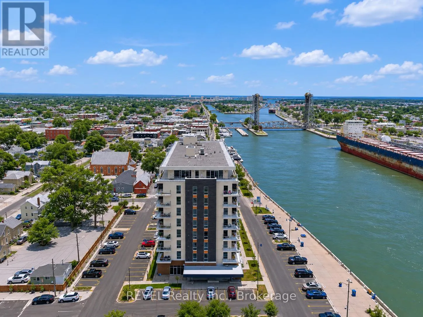 605 - 118 WEST STREET #605