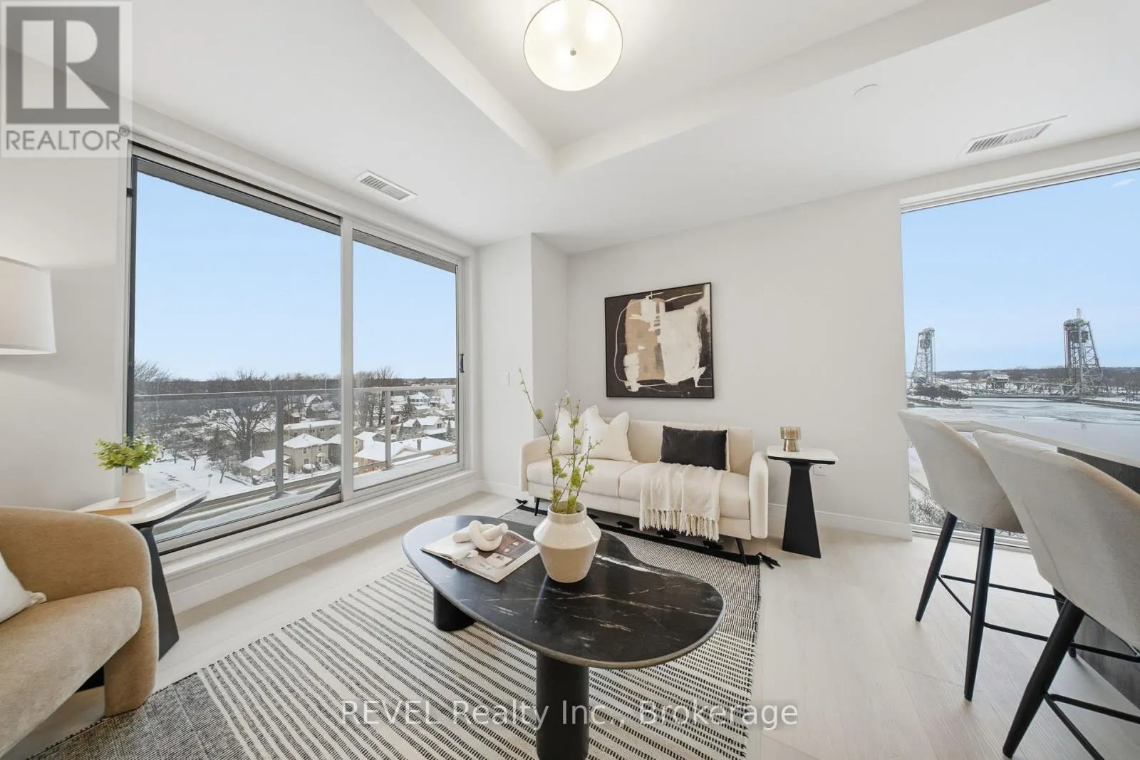 605 - 118 WEST STREET #605