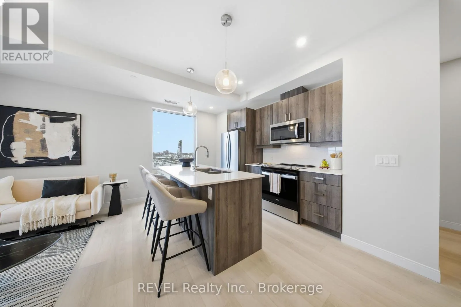 605 - 118 WEST STREET #605