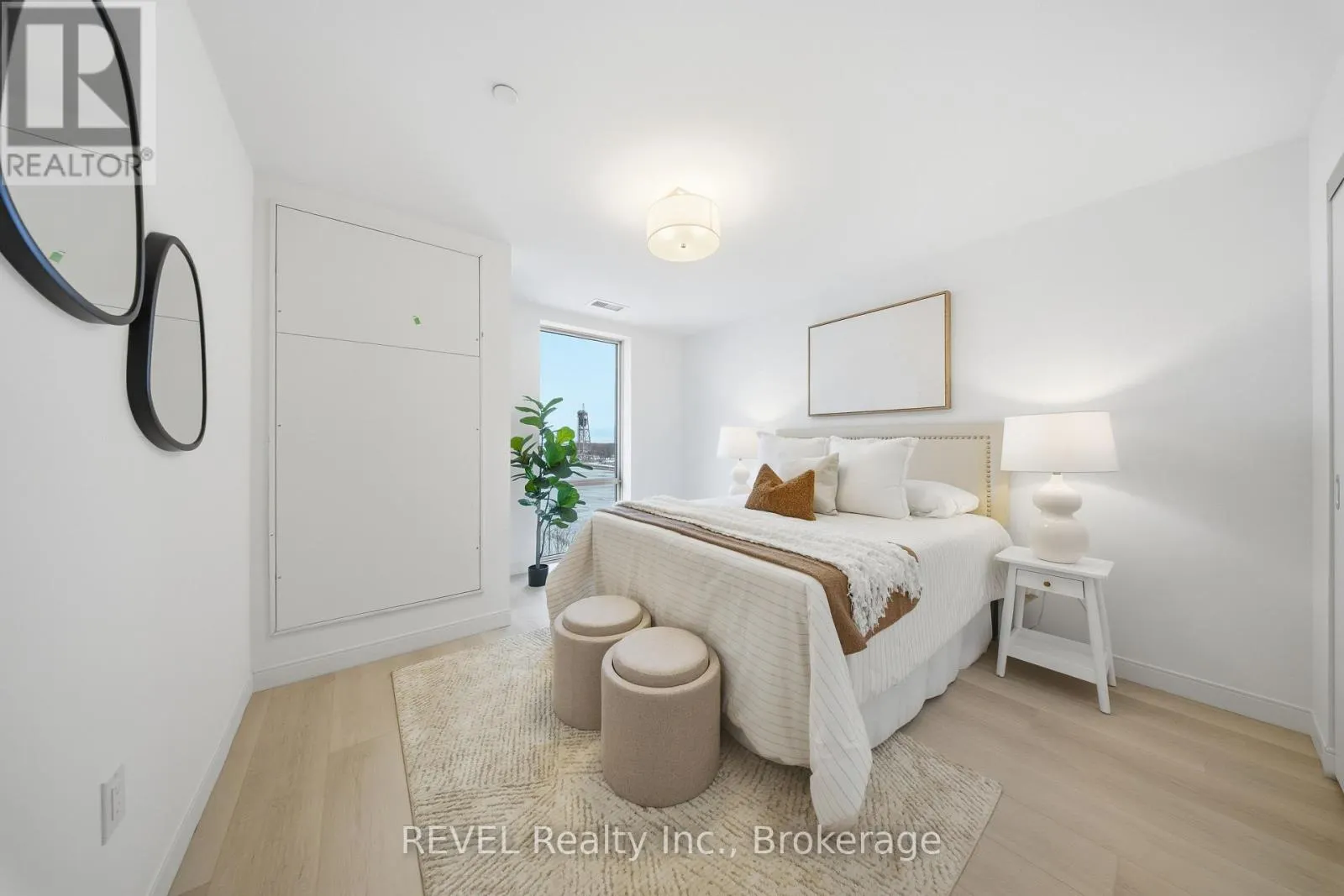 605 - 118 WEST STREET #605