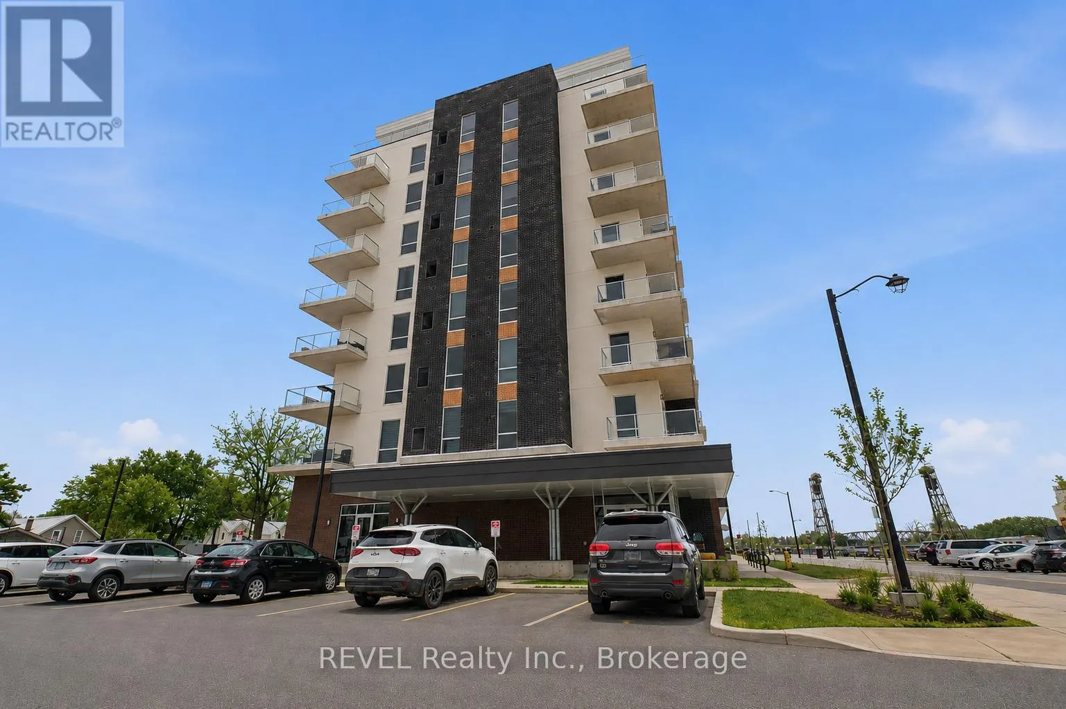 605 - 118 WEST STREET #605