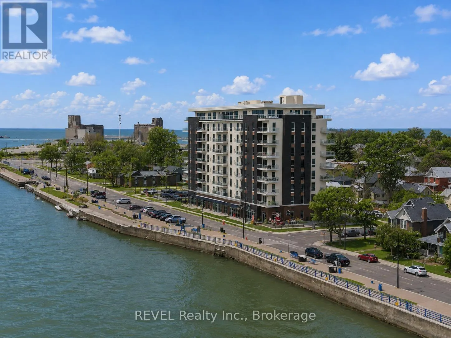 605 - 118 WEST STREET #605