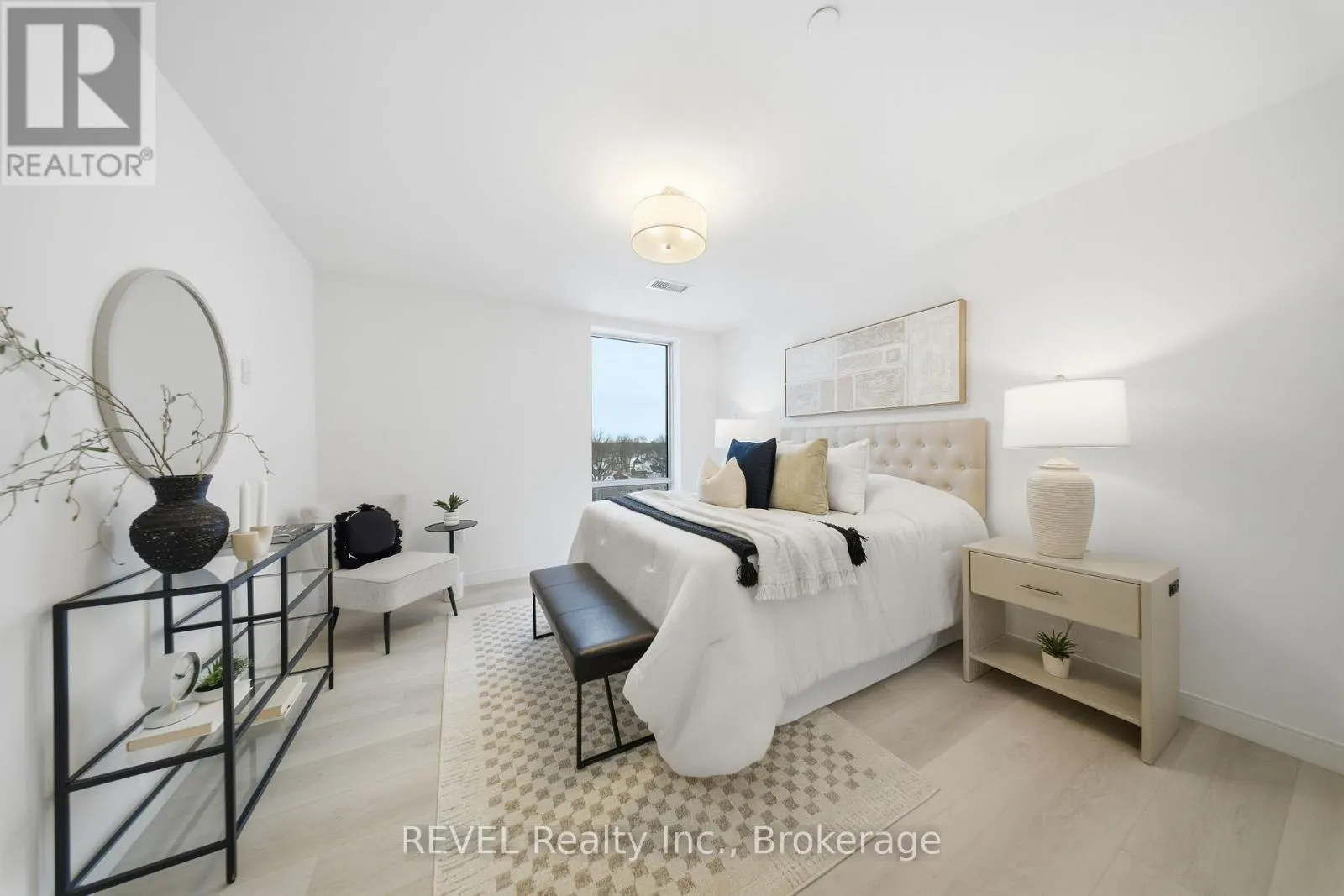 605 - 118 WEST STREET #605