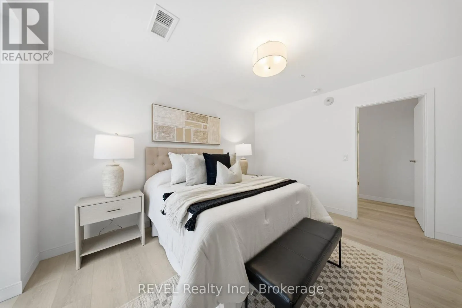 605 - 118 WEST STREET #605
