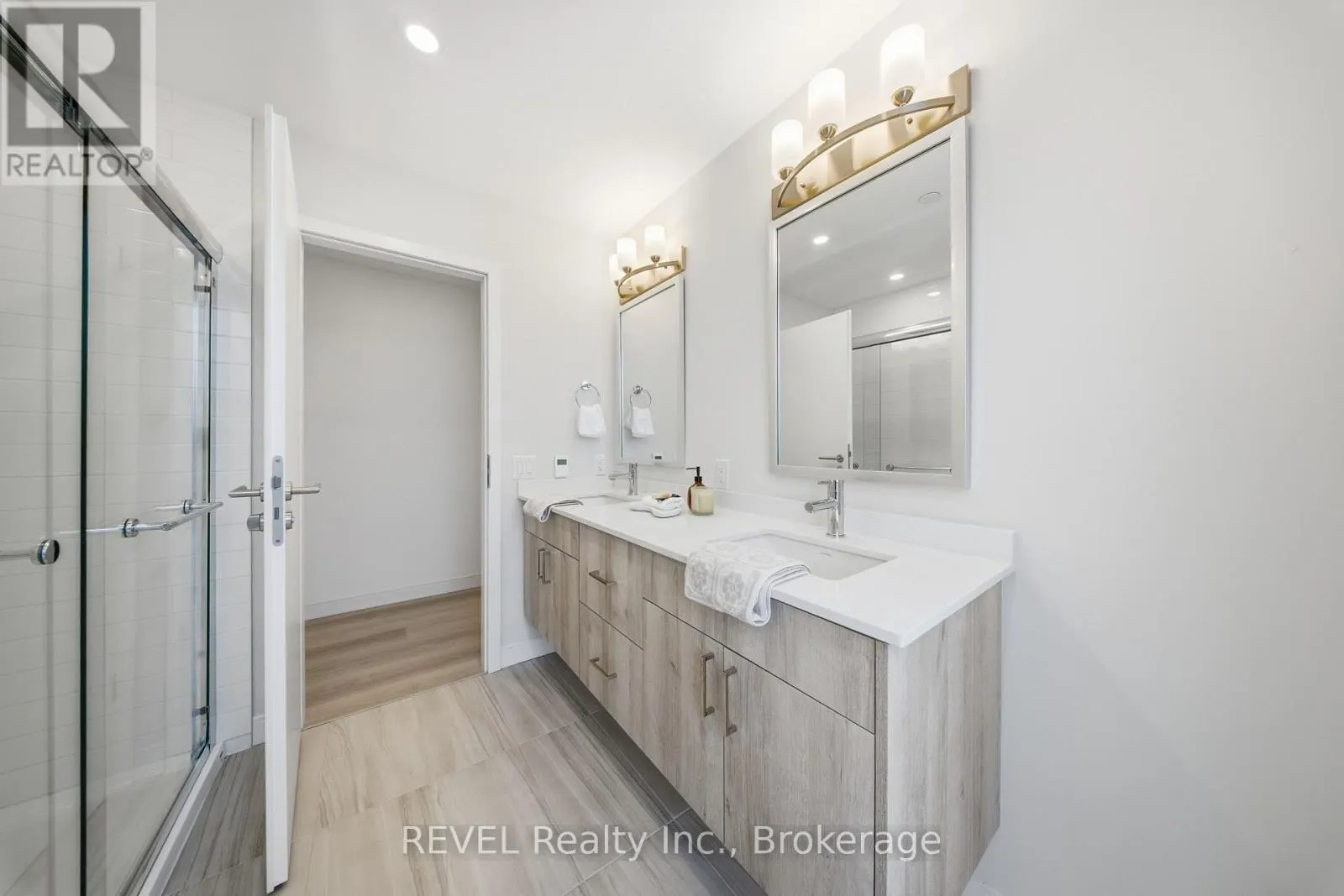 605 - 118 WEST STREET #605