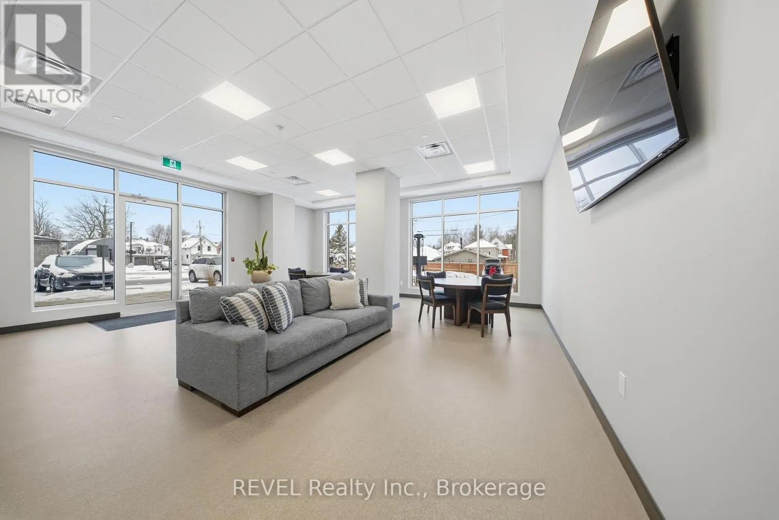 605 - 118 WEST STREET #605