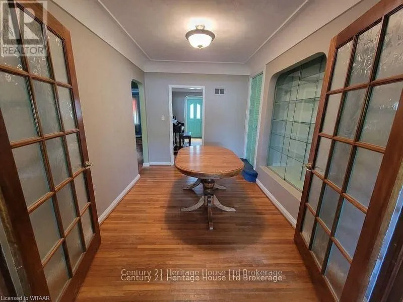 10 JOSEPH STREET