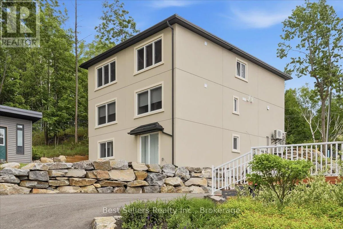 54 FLORENCE STREET W