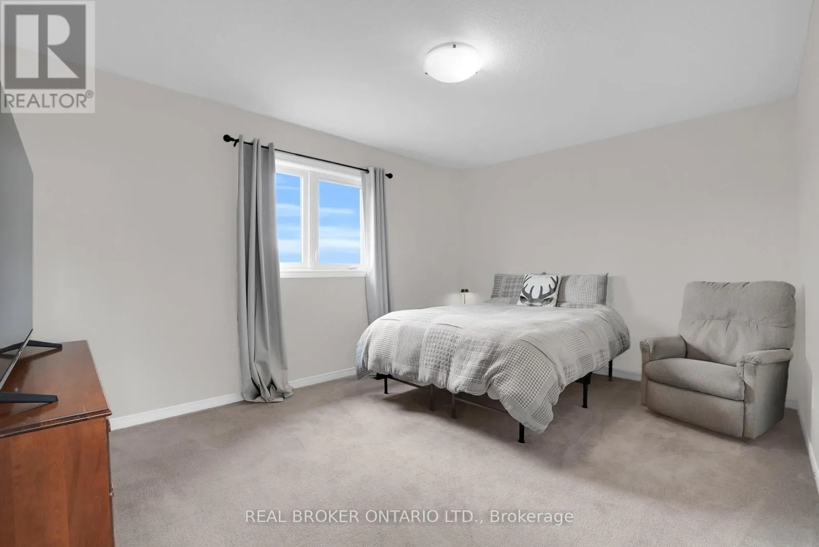 66 - 31 TOWNSEND DRIVE