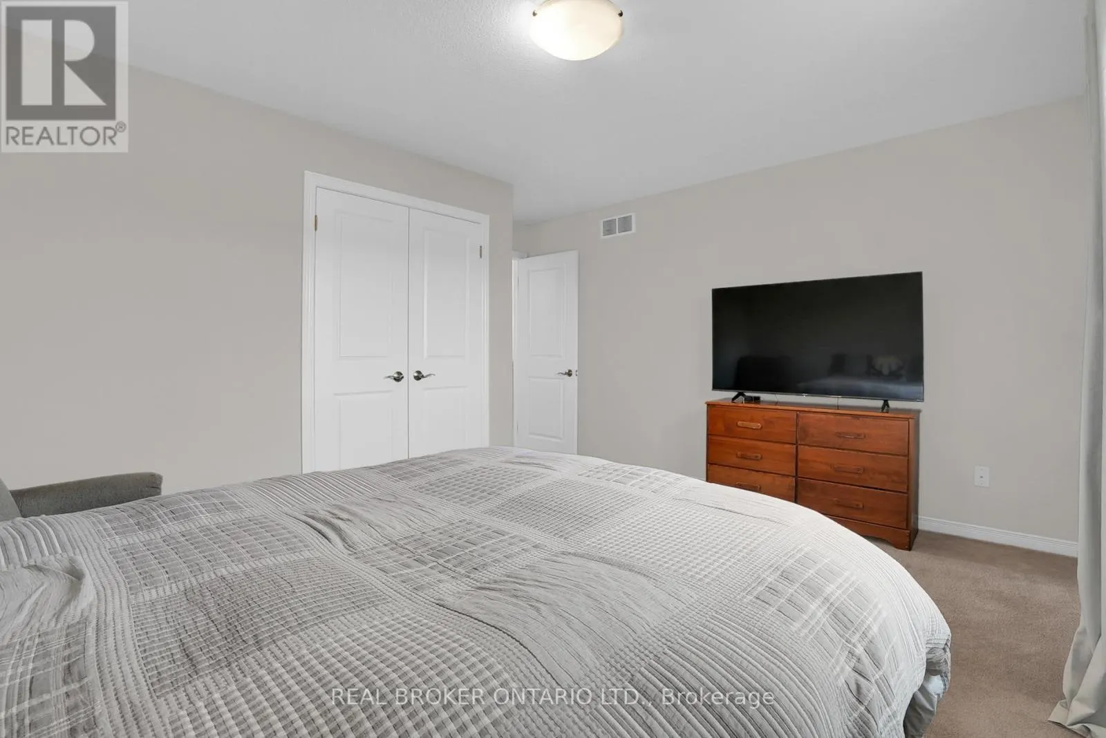 66 - 31 TOWNSEND DRIVE