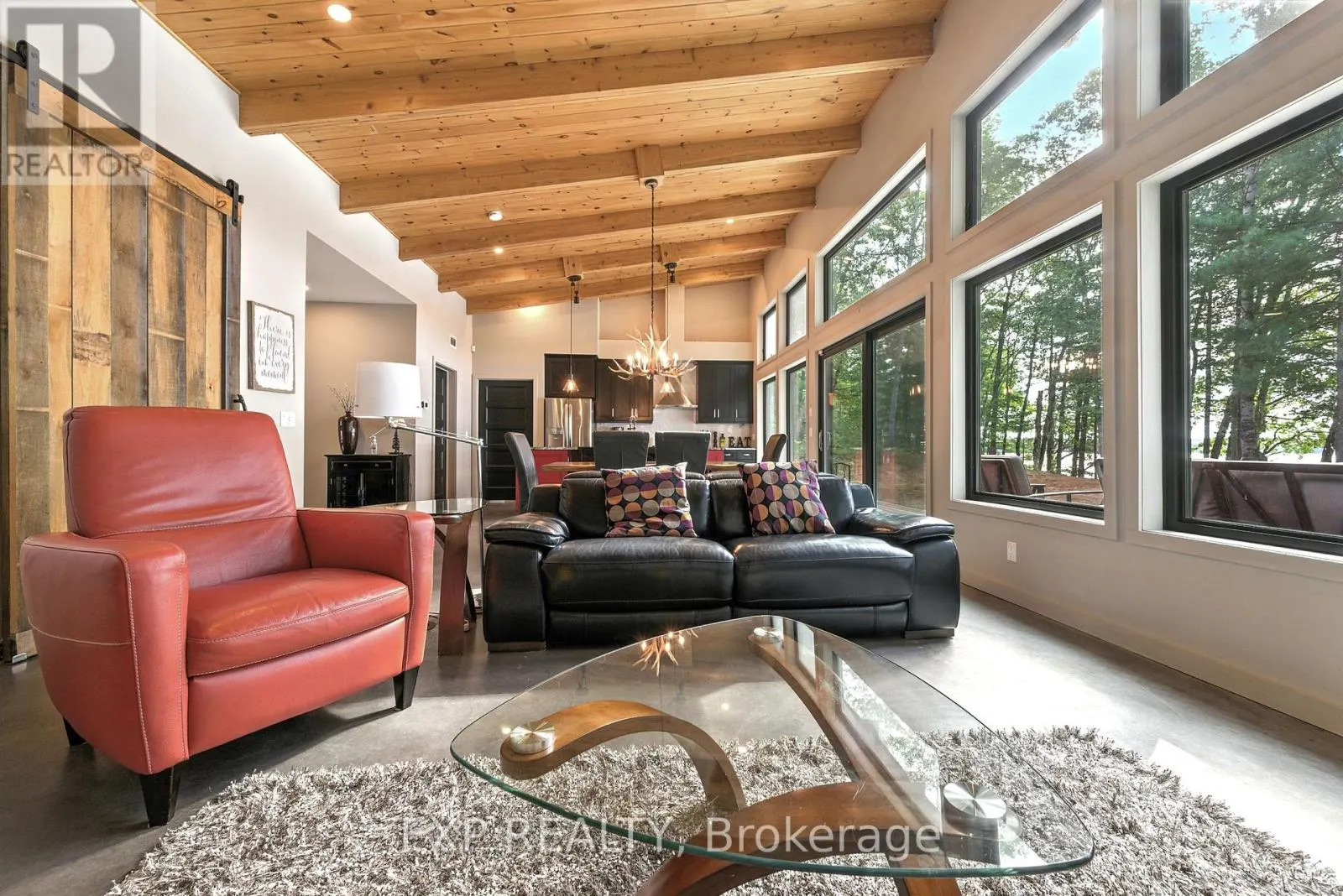 332 LACHLAN LANE