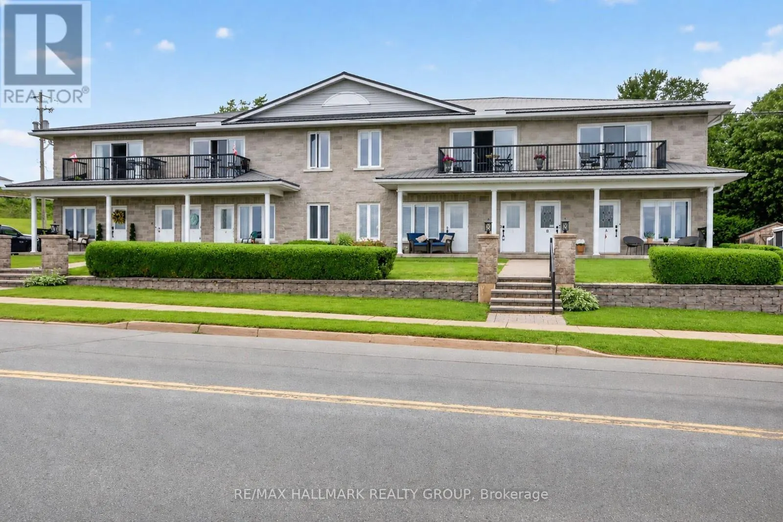 7 - 410 KING STREET E