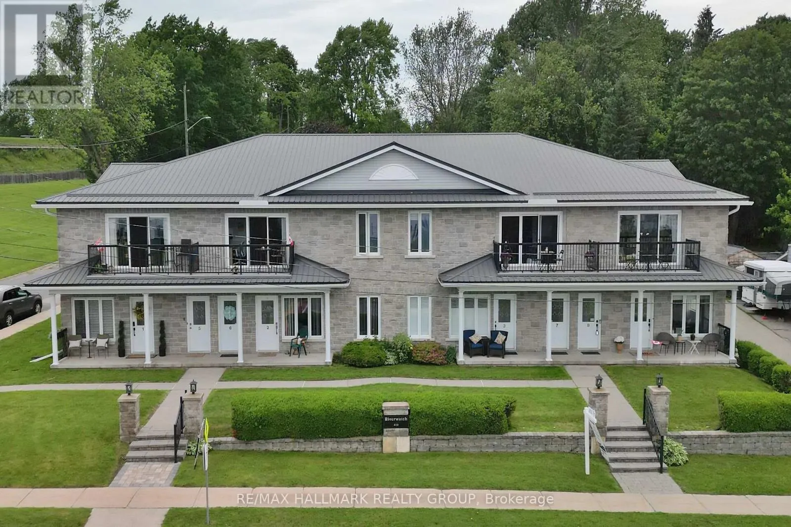 7 - 410 KING STREET E