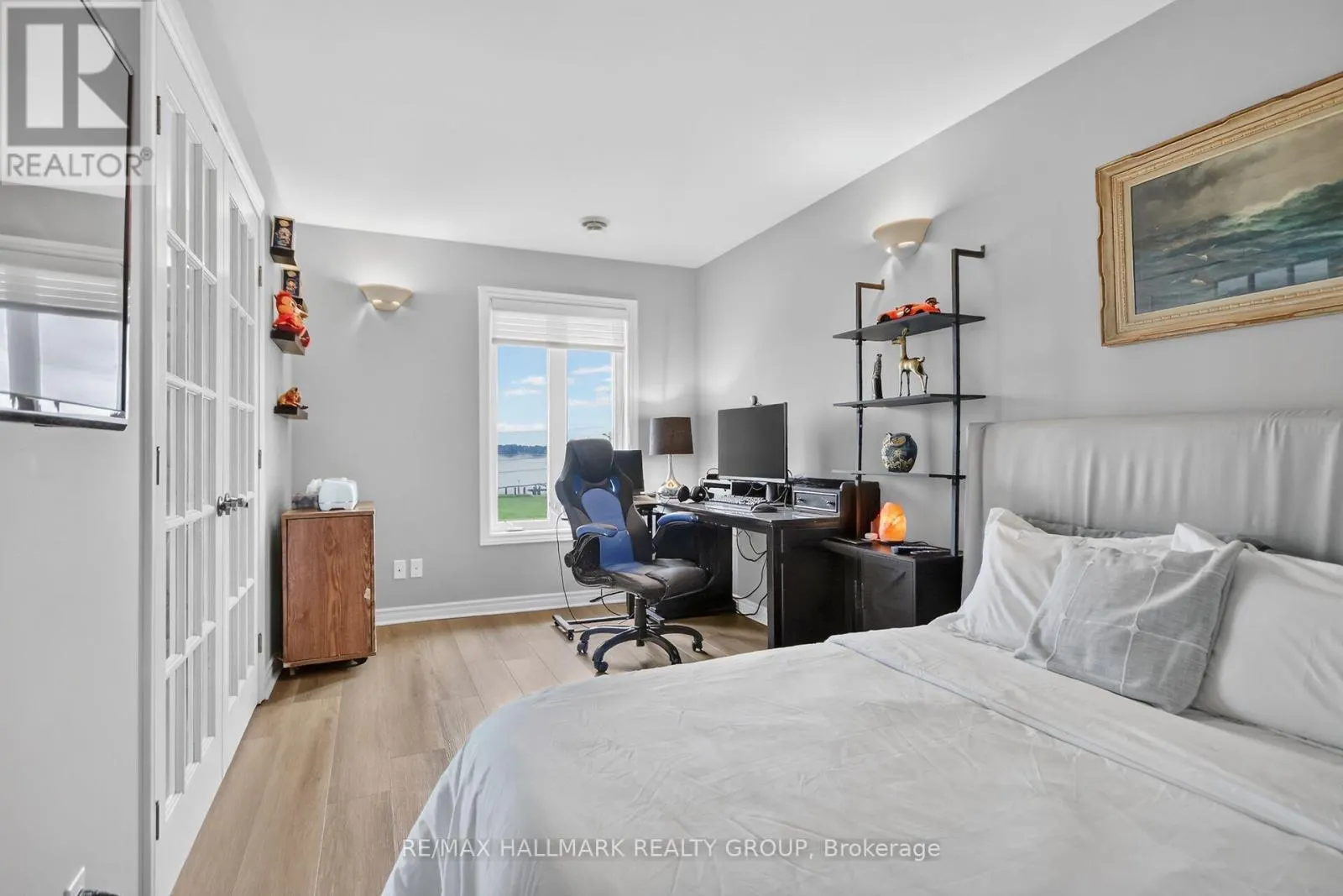 7 - 410 KING STREET E