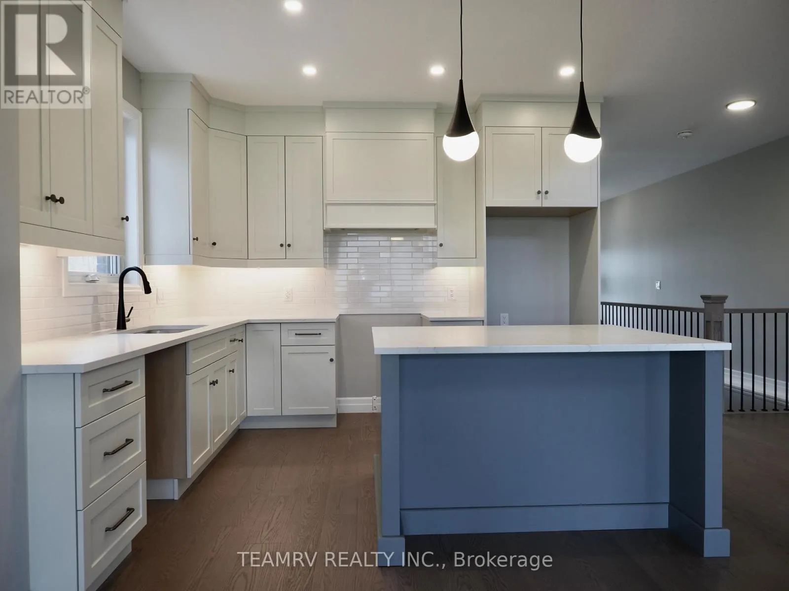 17 DARROW DRIVE