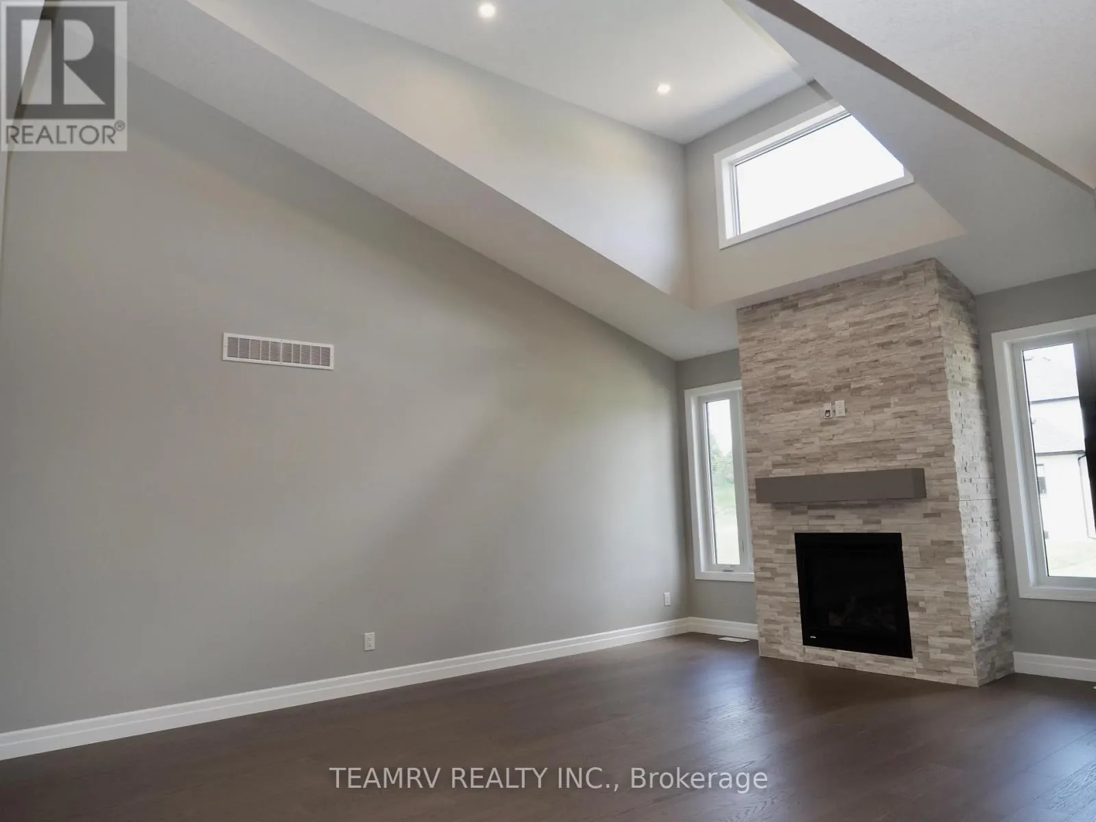 17 DARROW DRIVE