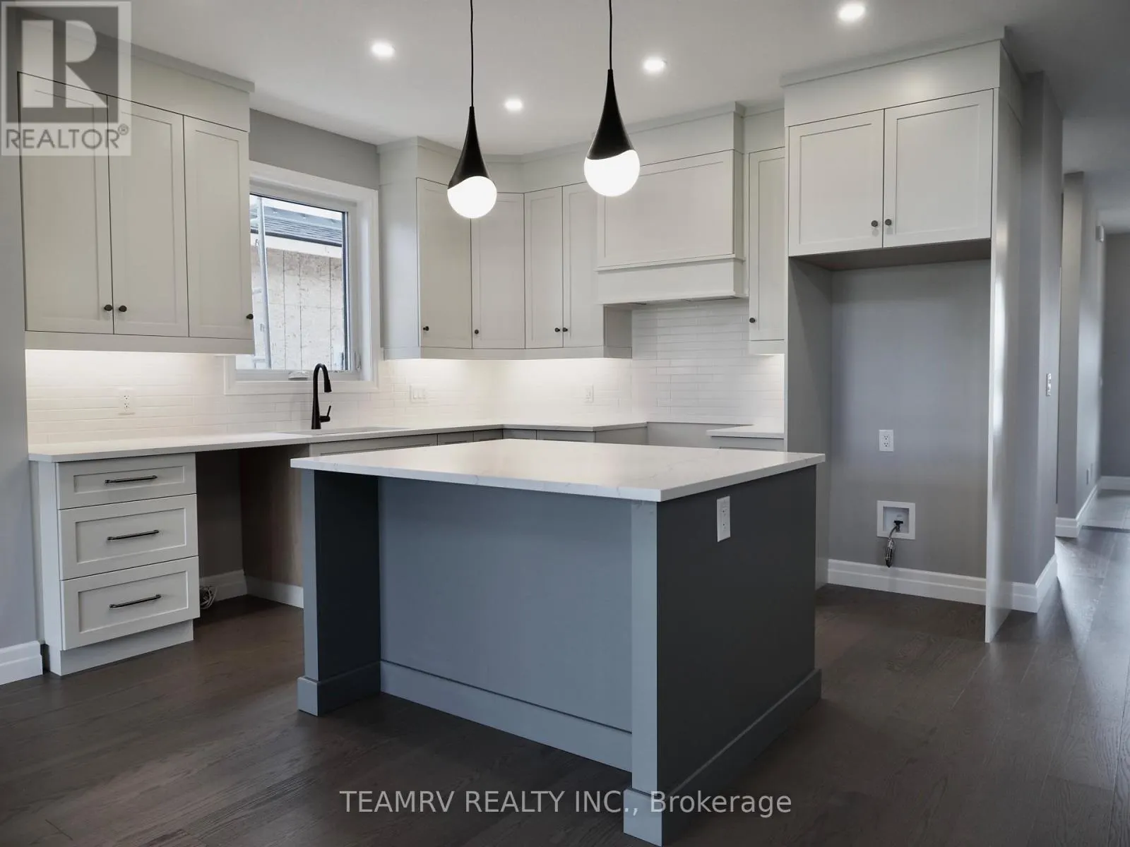 17 DARROW DRIVE