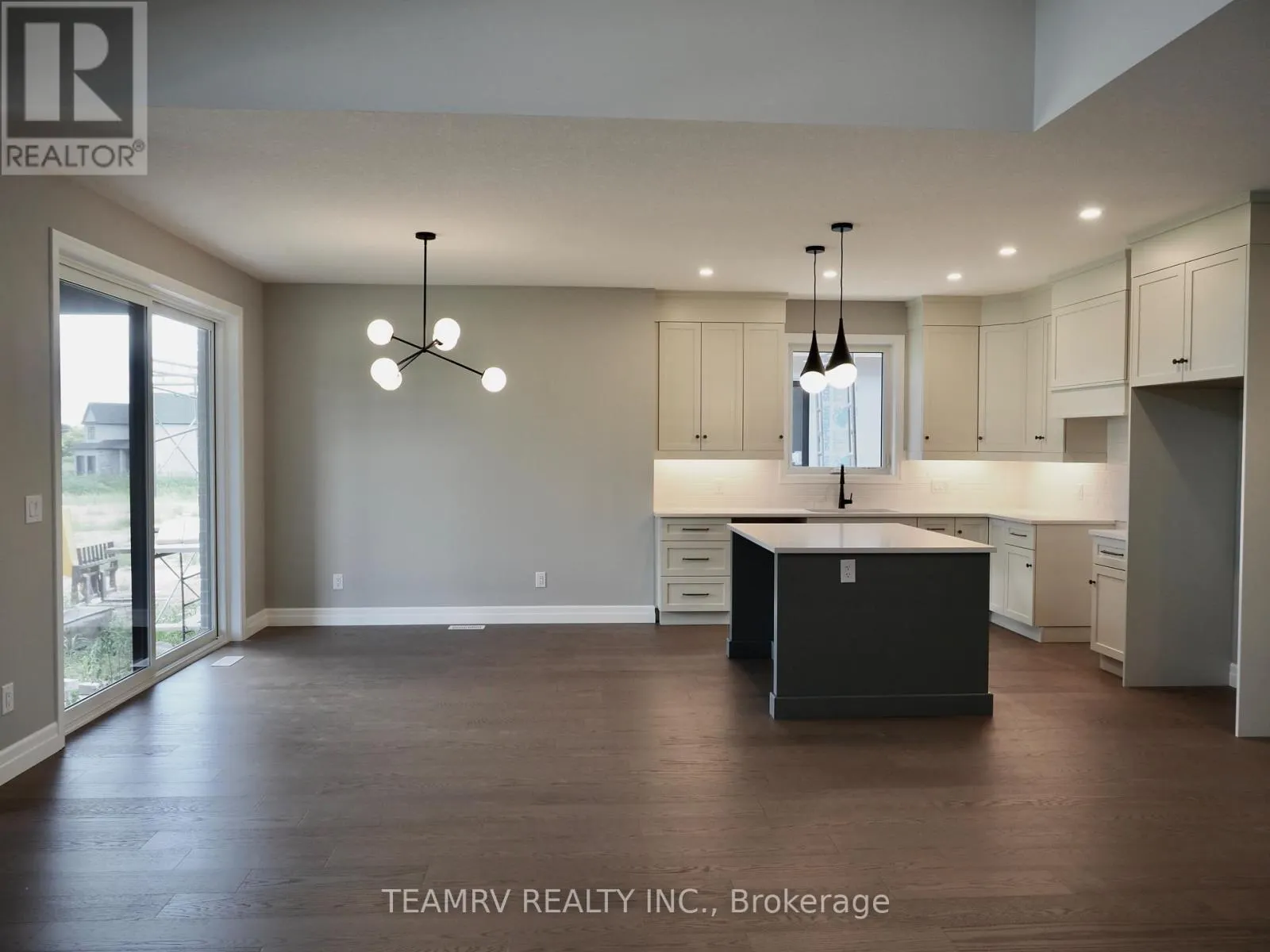 17 DARROW DRIVE