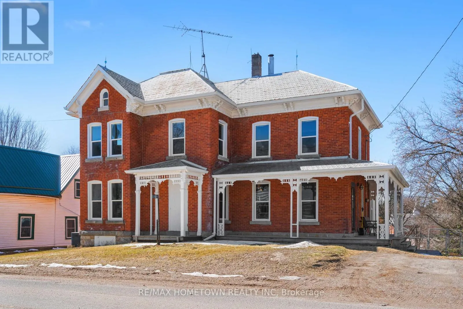 12 KINGSTON STREET