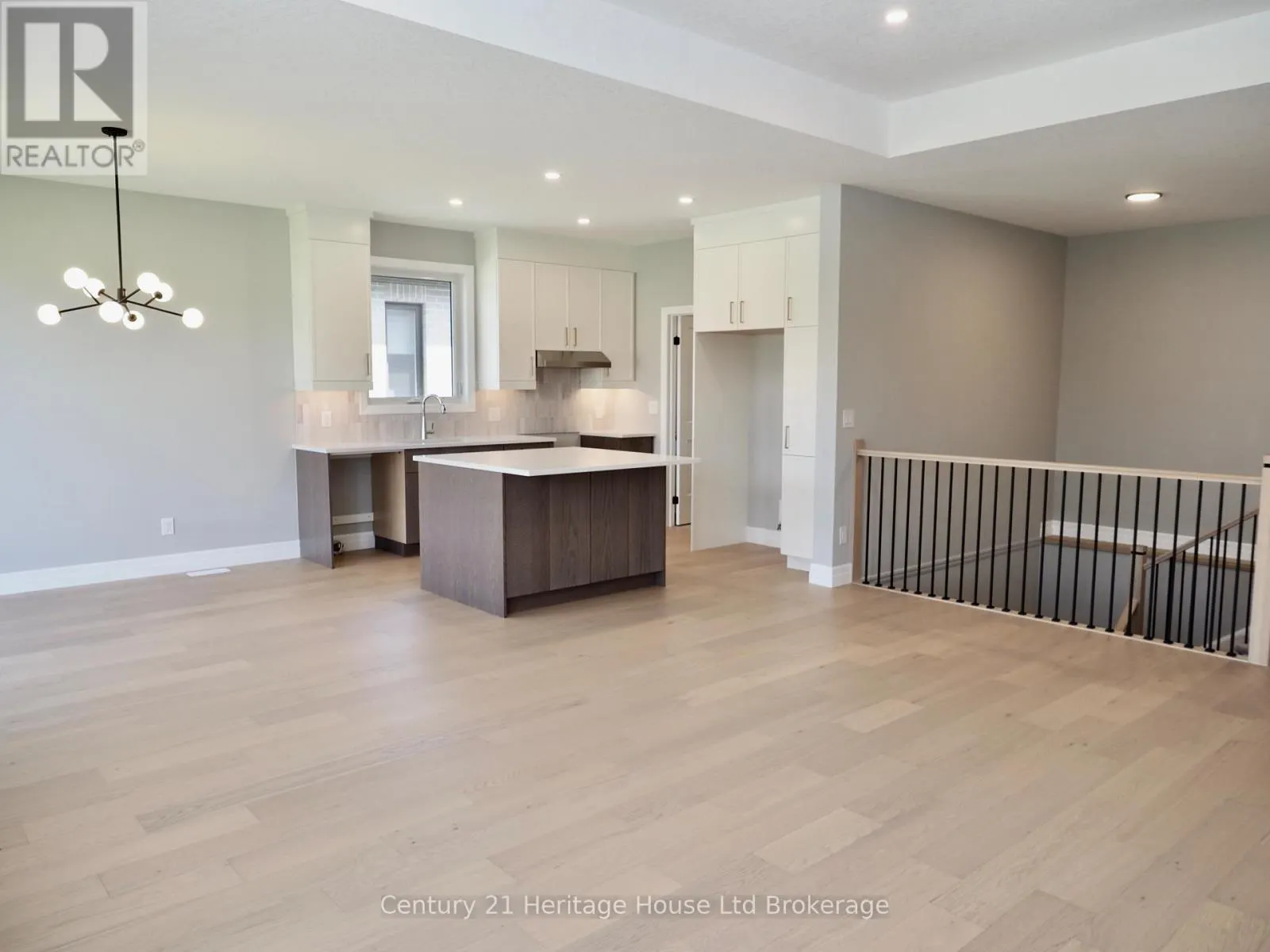 28 SYCAMORE DRIVE