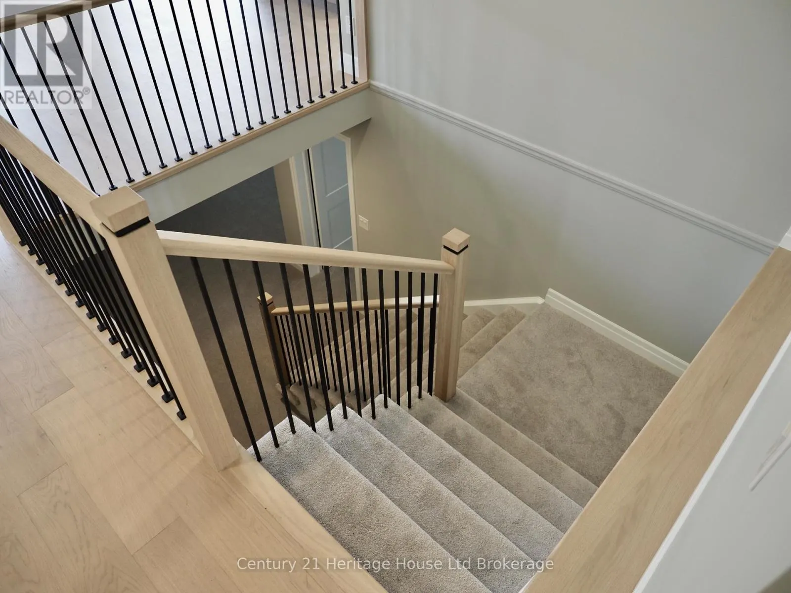 28 SYCAMORE DRIVE
