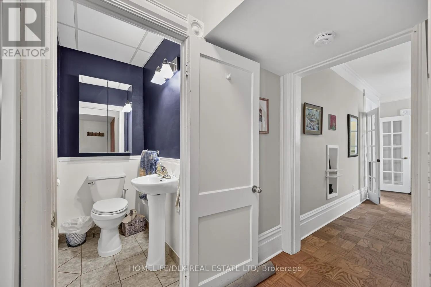 186 KING STREET E