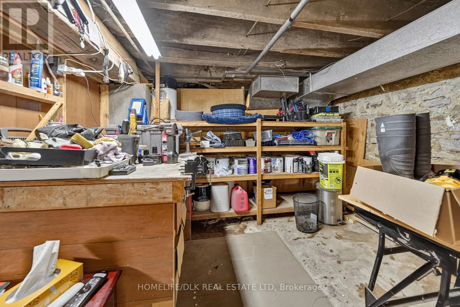 186 KING STREET E