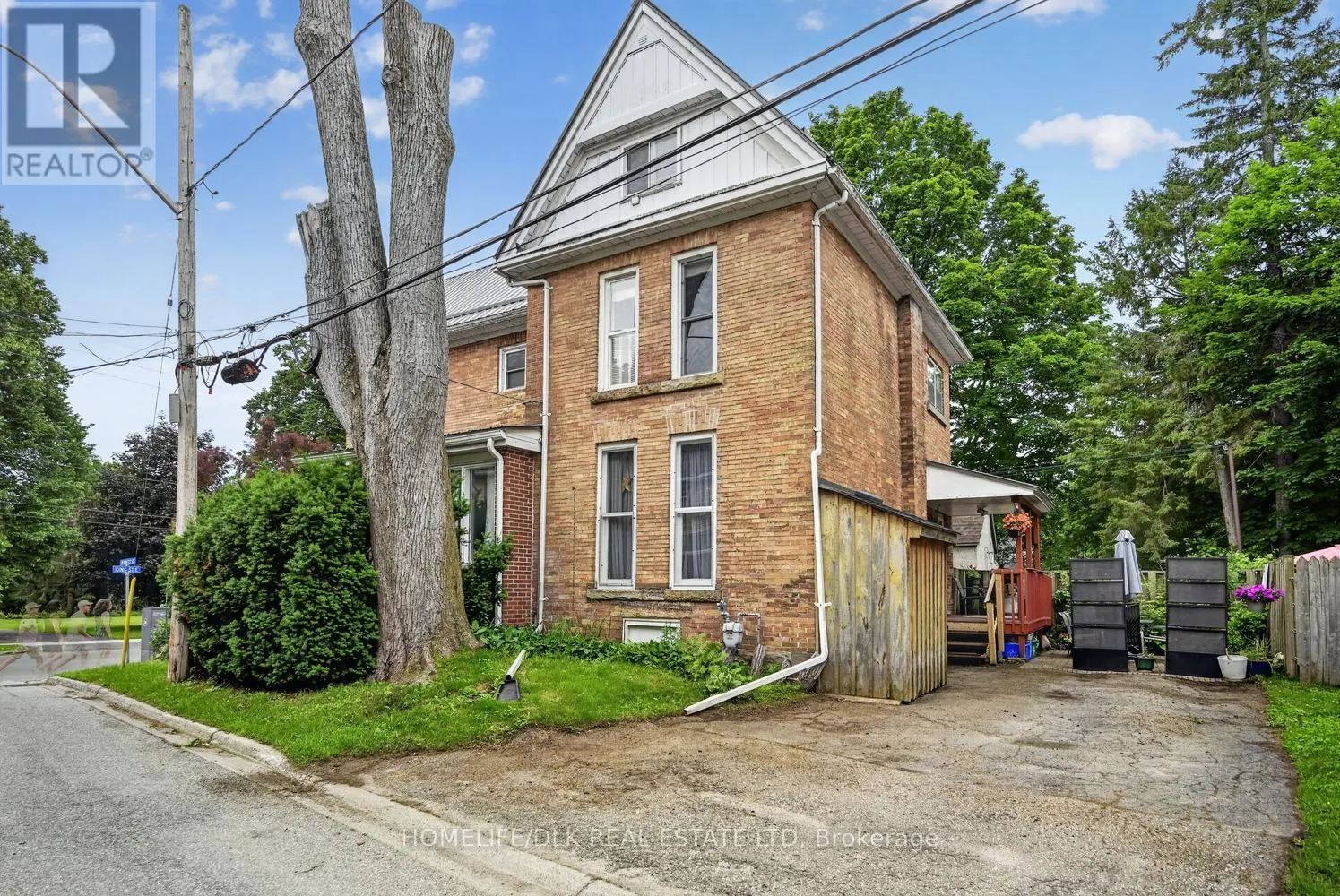 186 KING STREET E