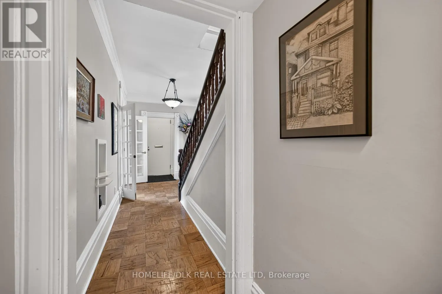 186 KING STREET E