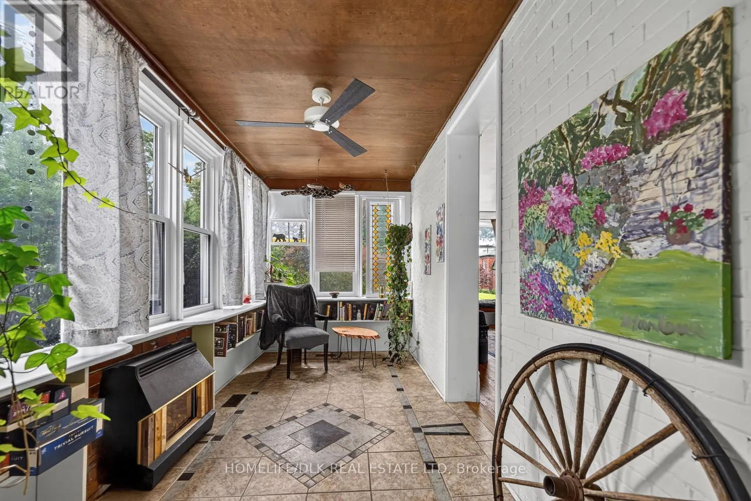186 KING STREET E