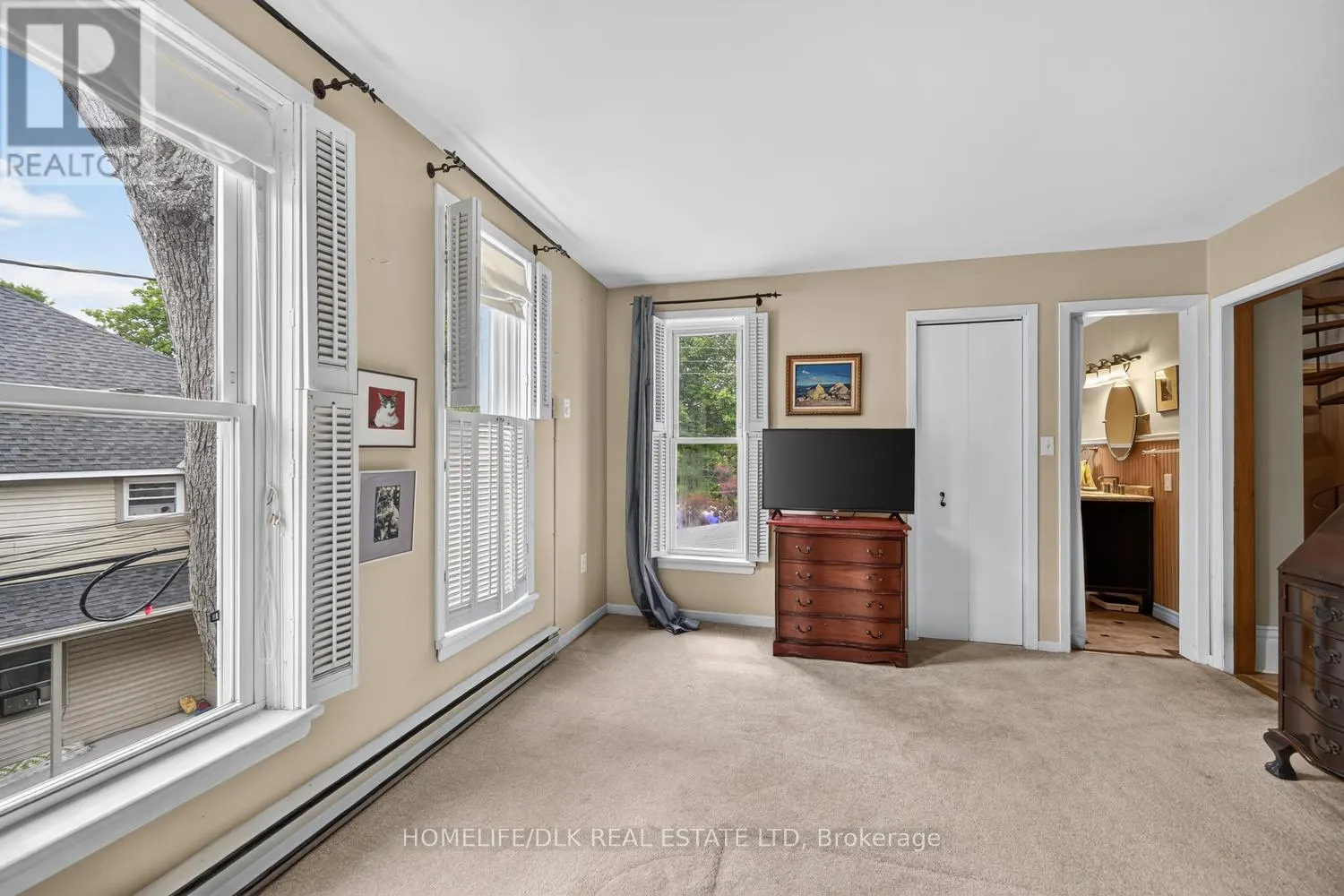 186 KING STREET E