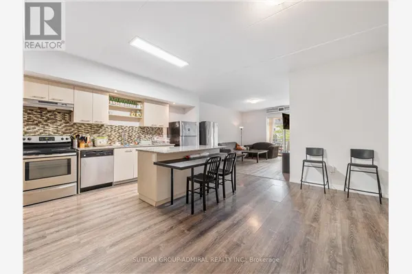 203 - 8 HICKORY STREET W