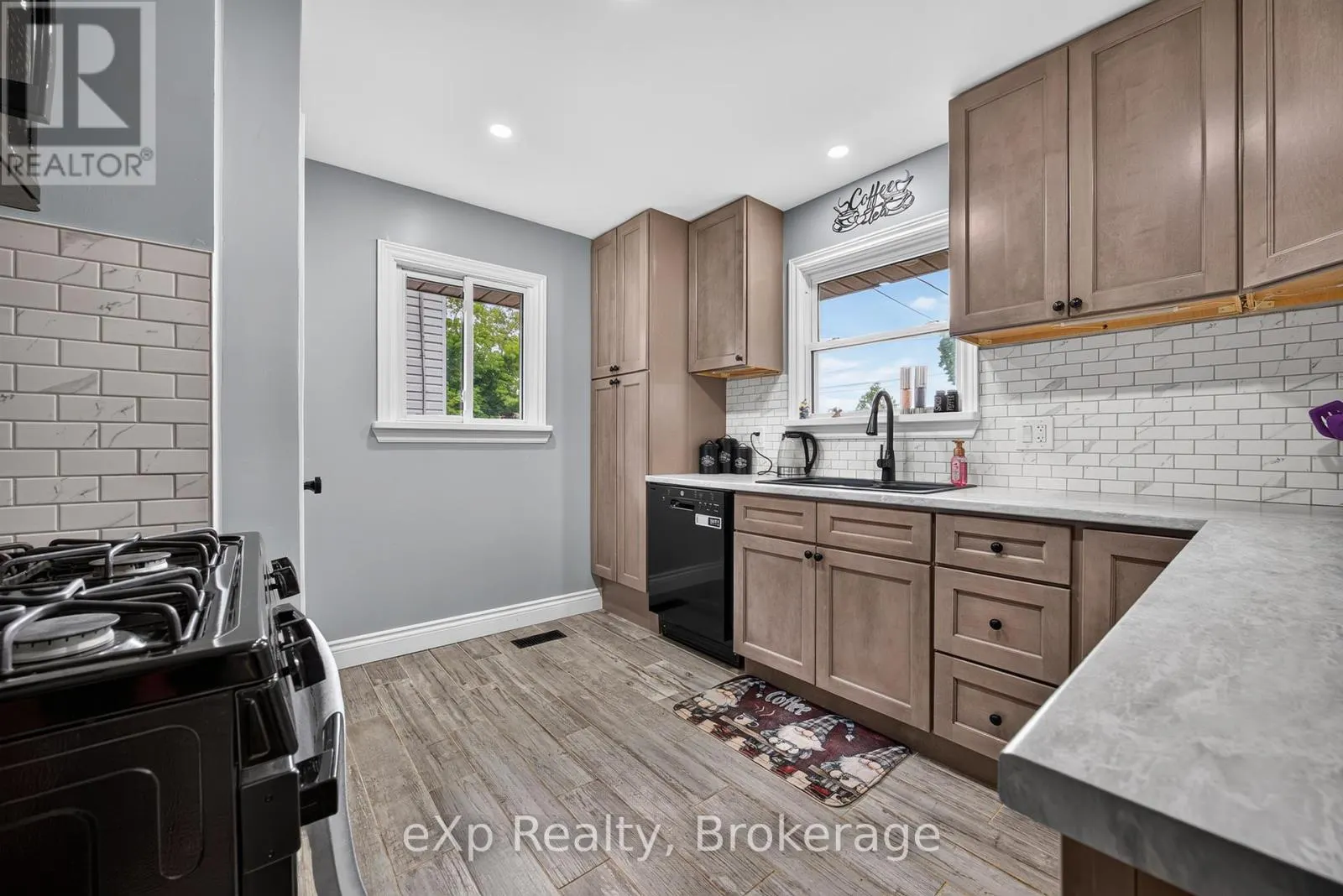29 CONCESSION STREET E