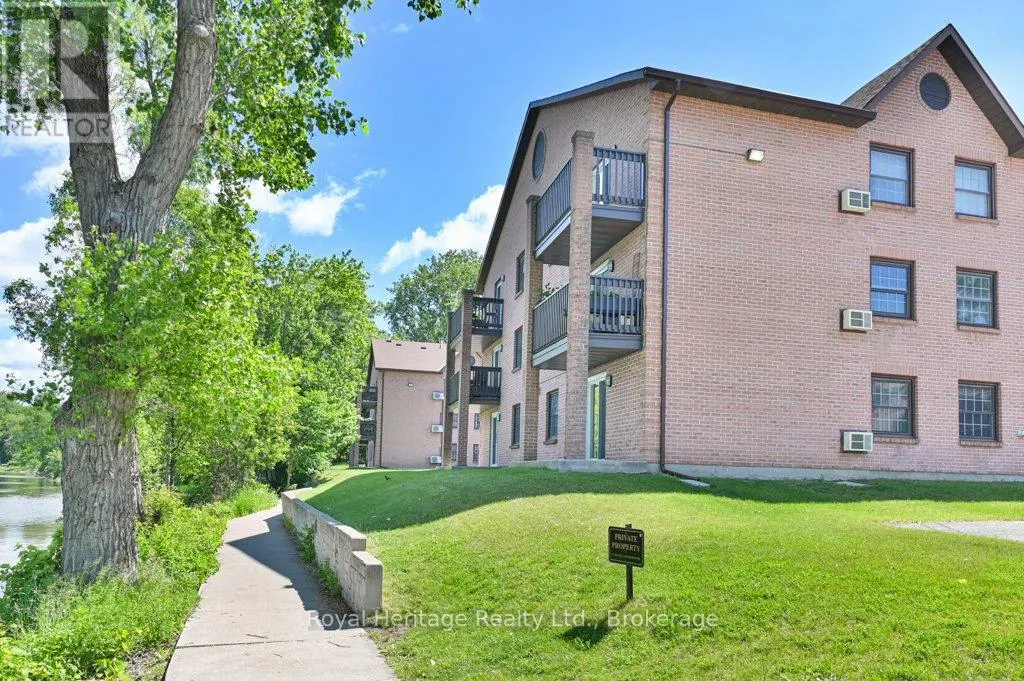 203 - 9 CENTRE STREET #203