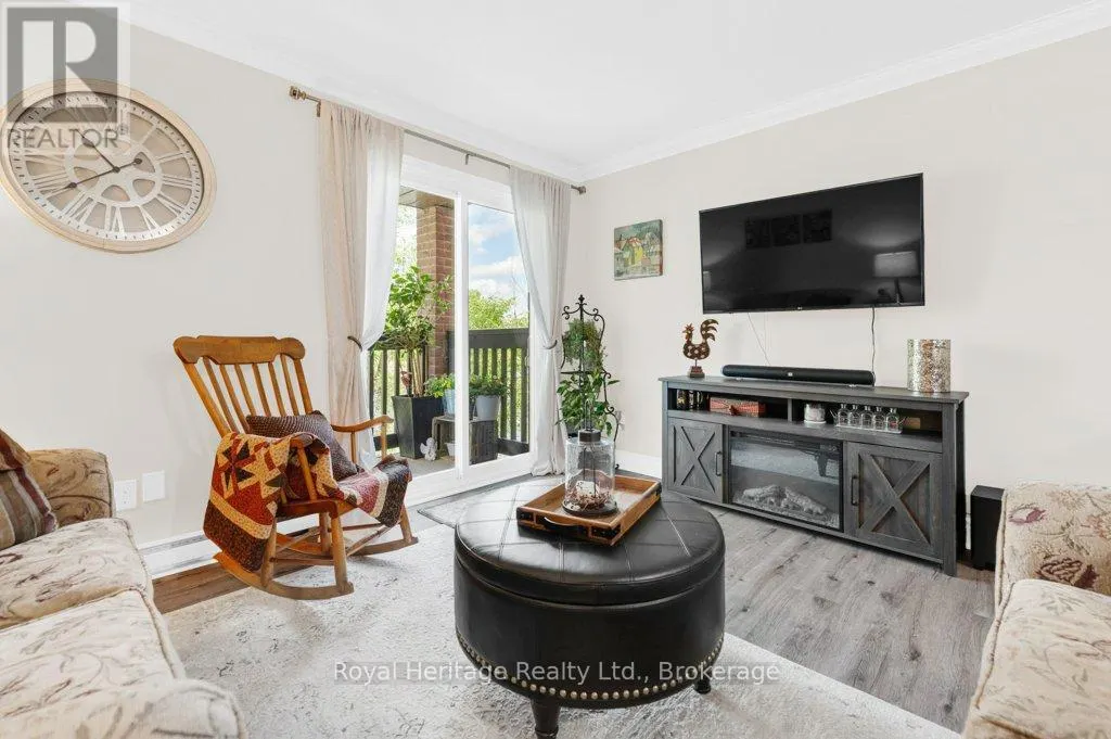 203 - 9 CENTRE STREET #203