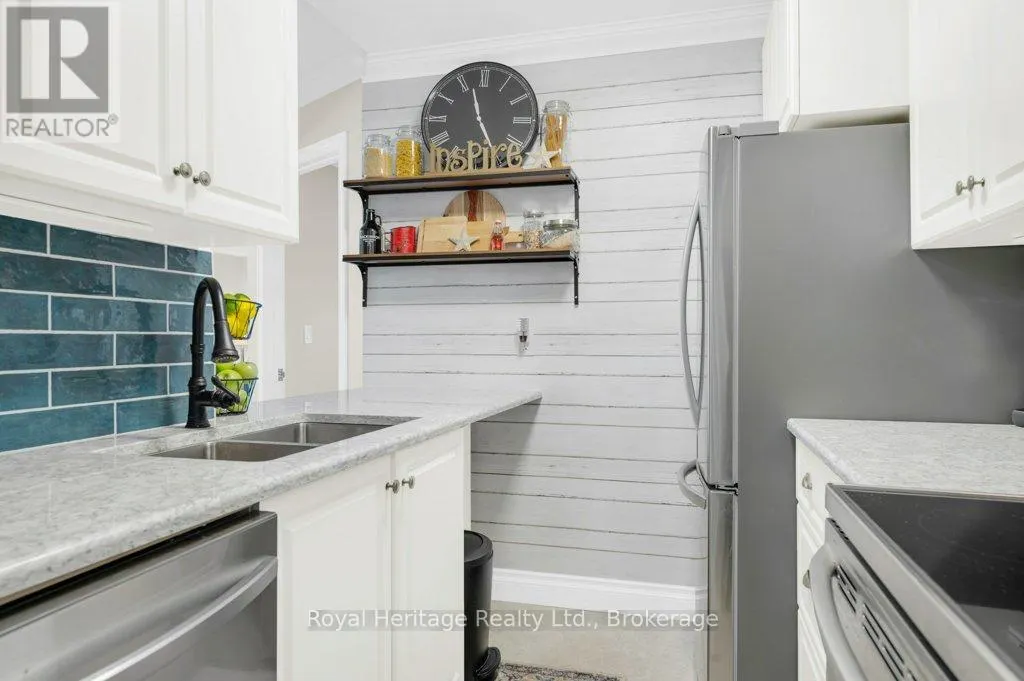 203 - 9 CENTRE STREET #203