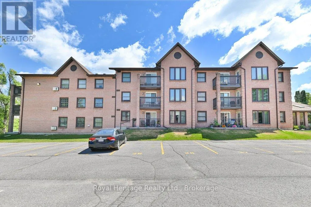 203 - 9 CENTRE STREET #203