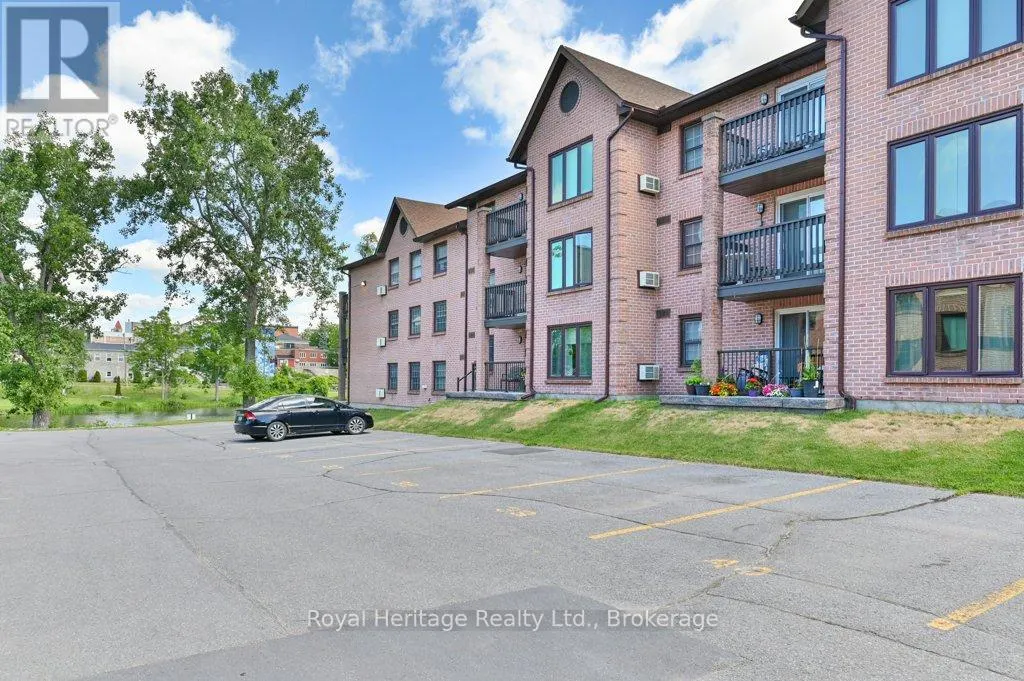 203 - 9 CENTRE STREET #203