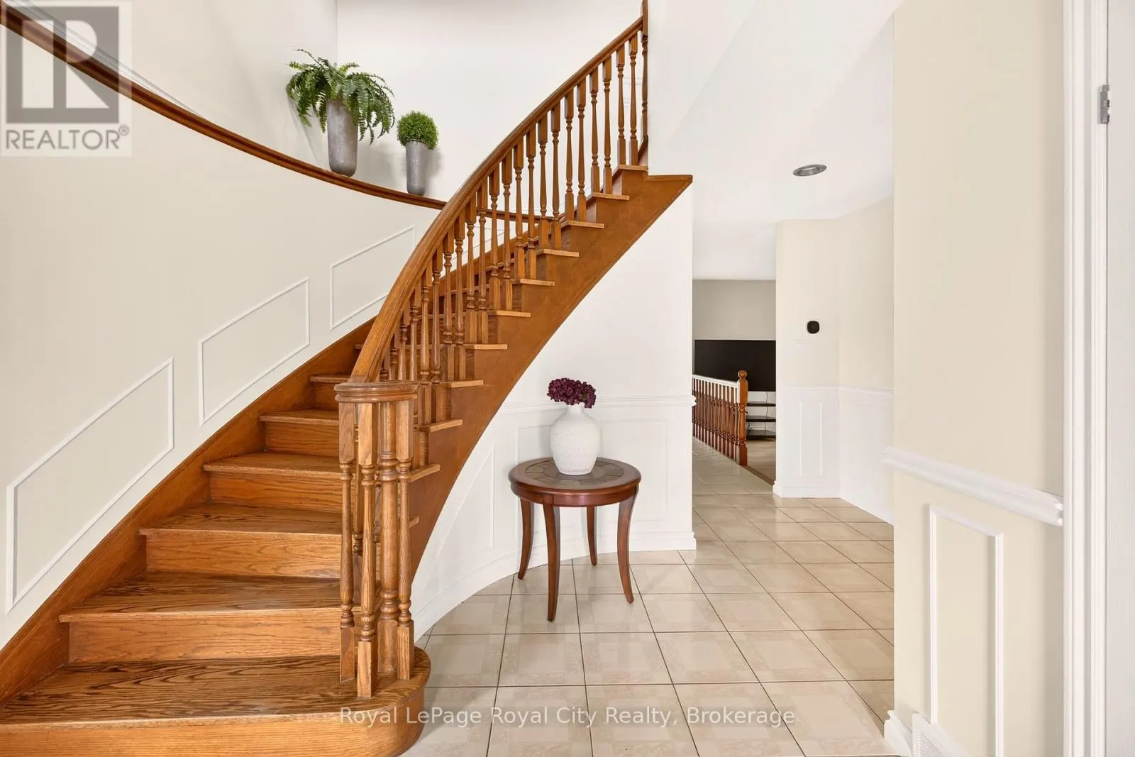 9 DARREN PLACE
