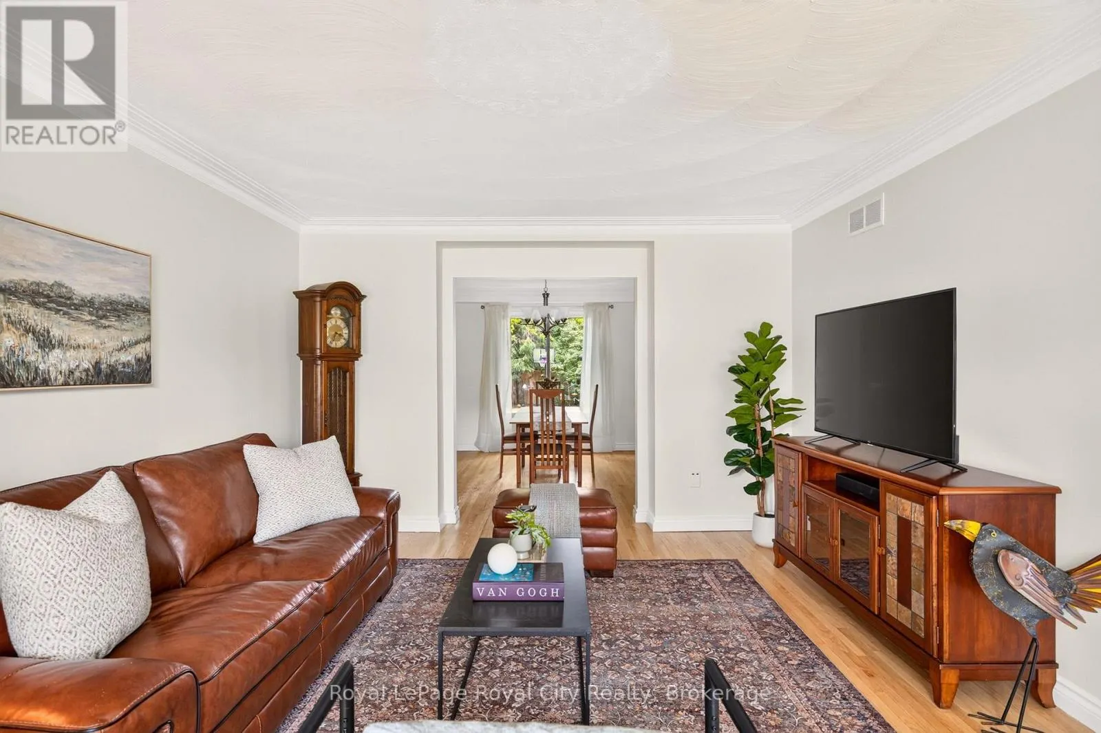 9 DARREN PLACE
