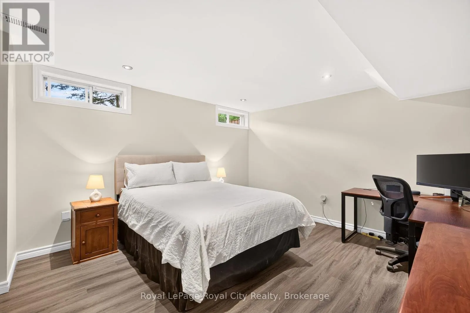 9 DARREN PLACE