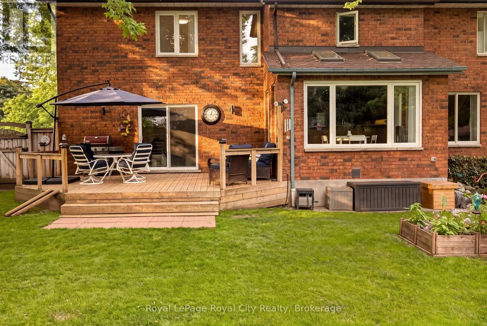 9 DARREN PLACE