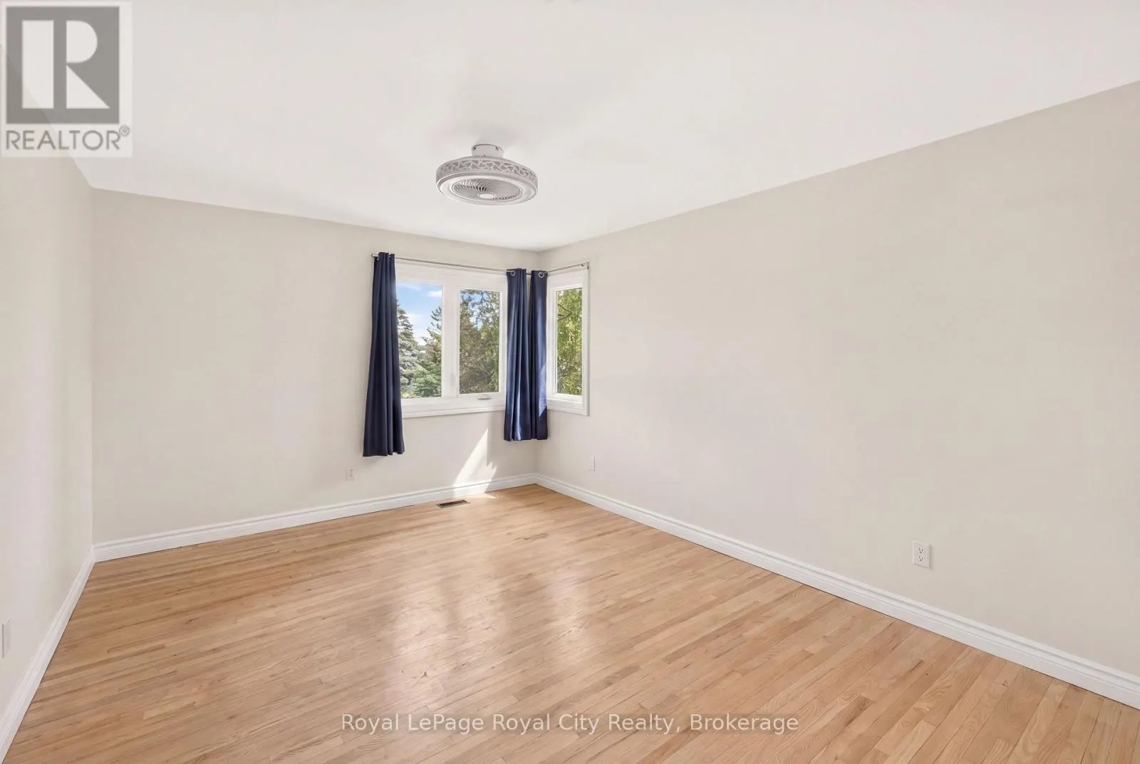 9 DARREN PLACE