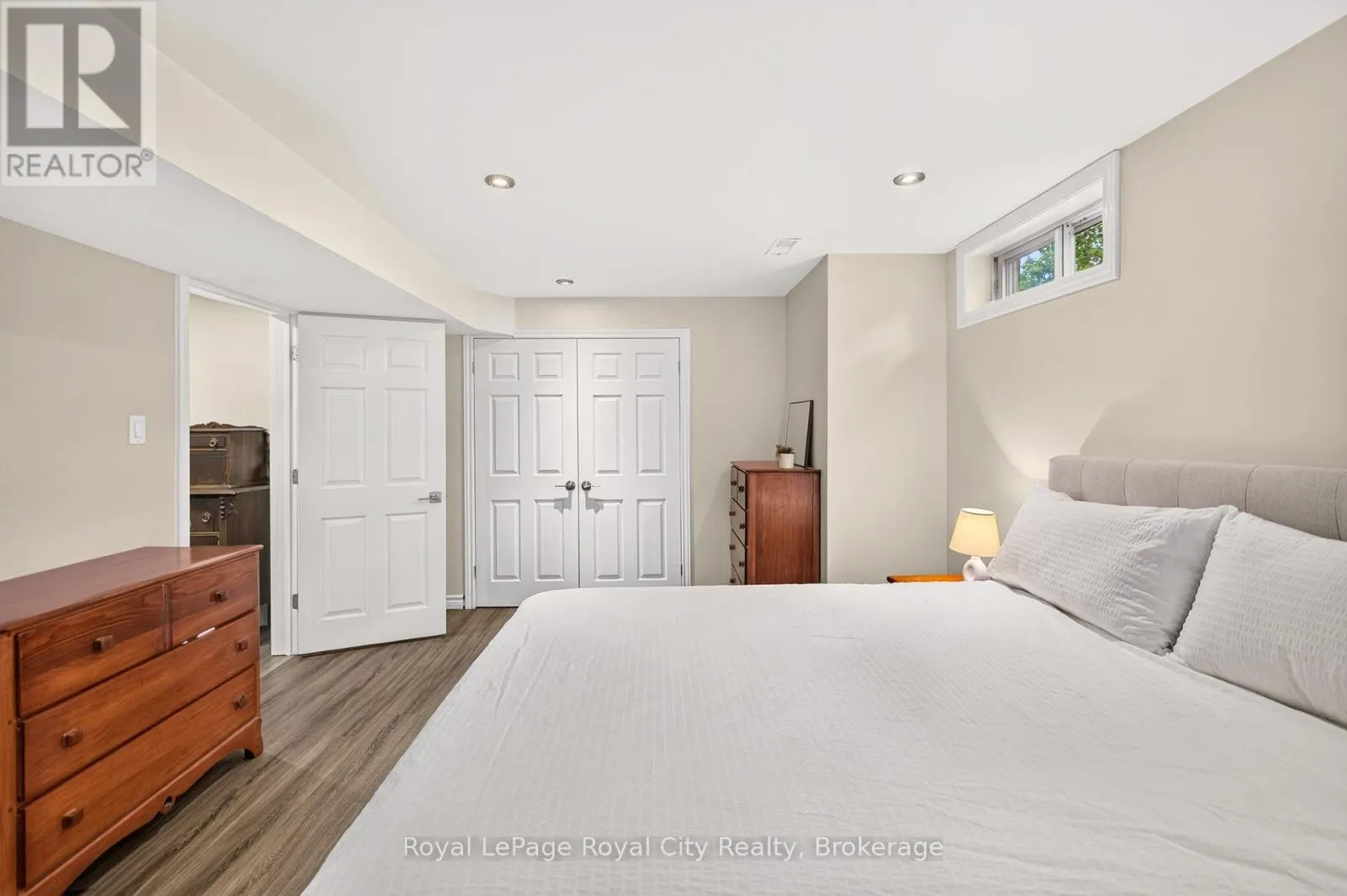 9 DARREN PLACE