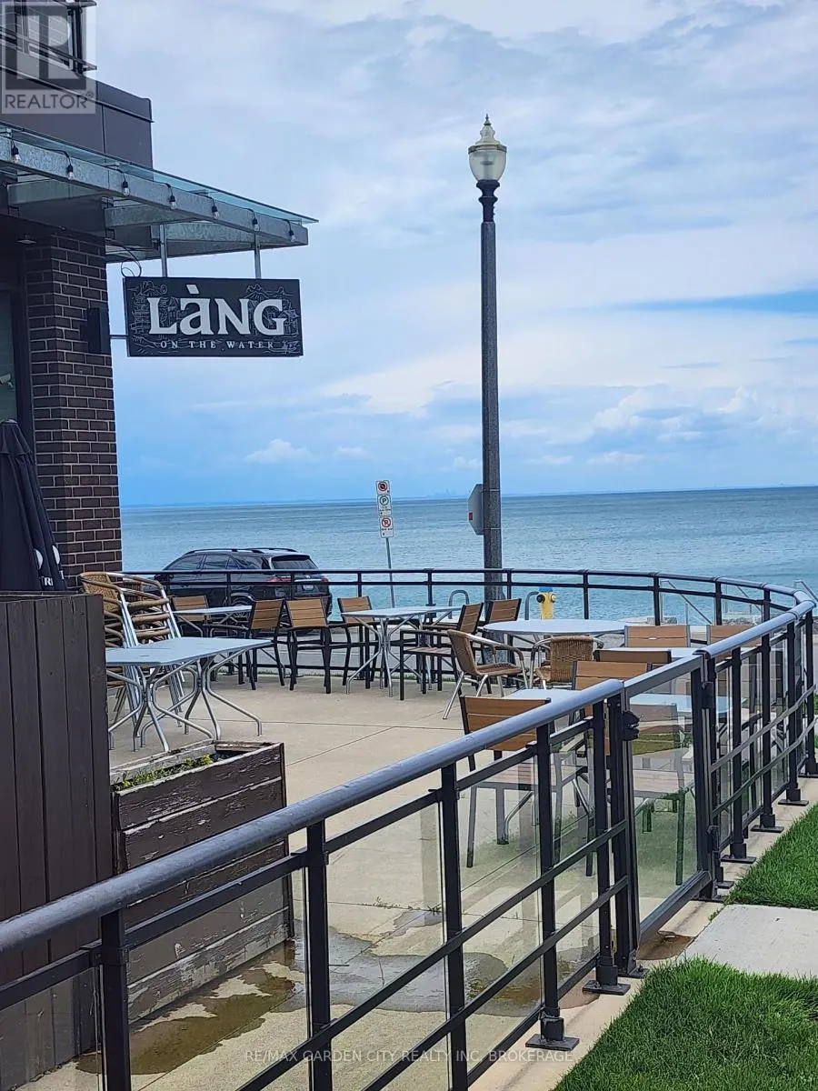 206 - 10 ESPLANADE LANE #206