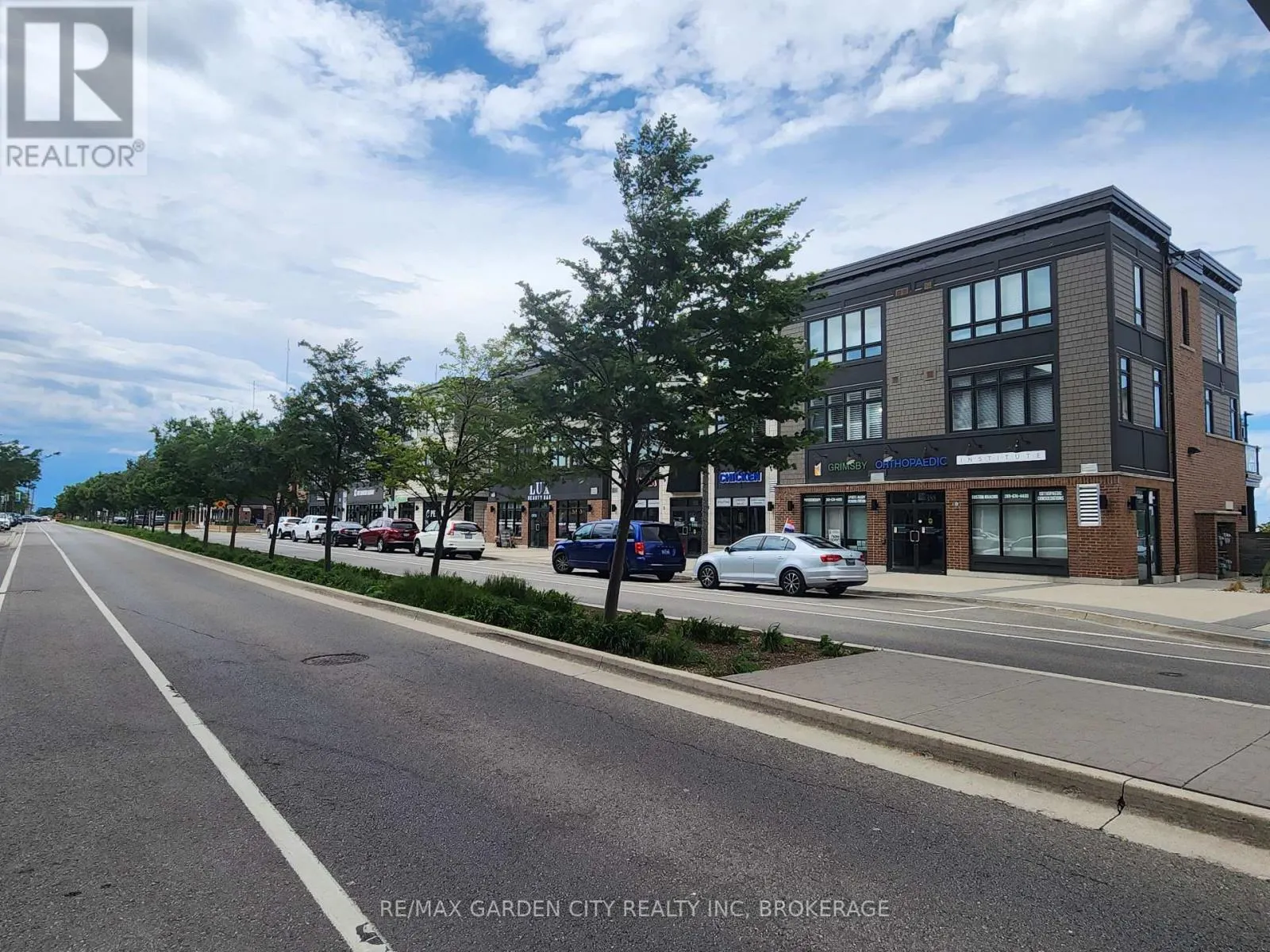 206 - 10 ESPLANADE LANE #206