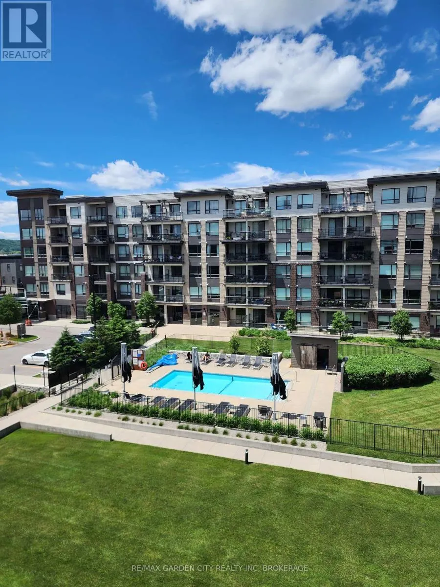 206 - 10 ESPLANADE LANE #206